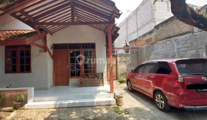 Beli Rumah Bonus Tanah Luas Pinggir Jalan di Jakarta Timur 1