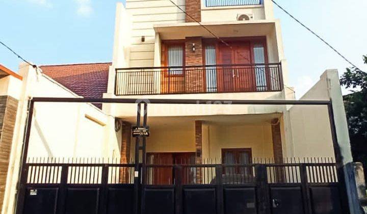 Dijual Rumah 2.5 Lantai Ada Rooftop Dengan 3 Kamar Tidur 1