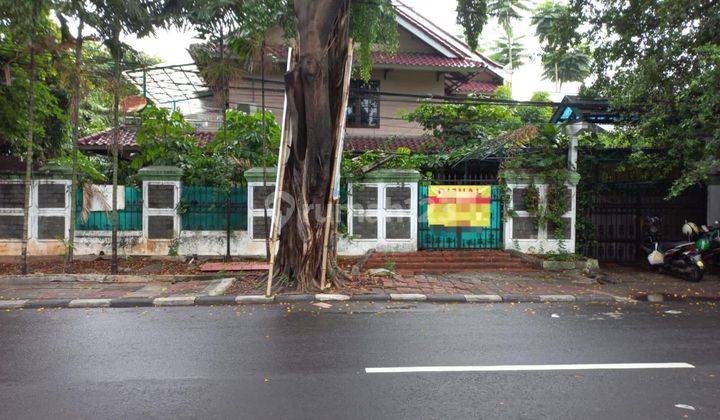 Dijual Rumah Lokasi Pinggir Jalan Raya Lengkap Dengan Kolam Renang Di Tebet 1