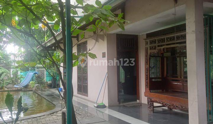 Dijual Rumah Lokasi Pinggir Jalan Raya Lengkap Dengan Kolam Renang Di Tebet 2