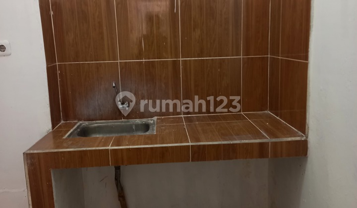 Disewa dijual Ruko 2.5 Lantai Posisi Pinggir Jalan Raya di Pamulang 2