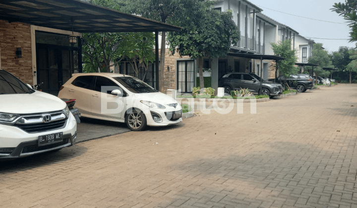 Rumah Dengan 4 Kamar Tidur Siap Huni Fasilitas  Kolam Renang Aman Dalam Cluster Di Cirendeu 2