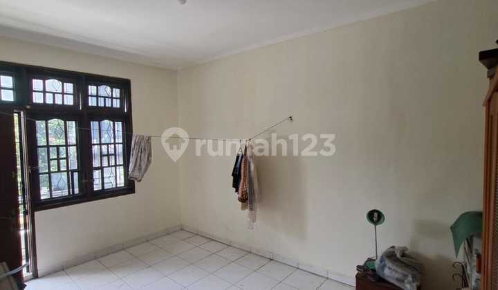 Rumah 2 Lantai Dekat Stasiun MRT Lebak Bulus 2