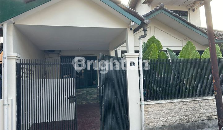 Rumah lokasi strategis lebak bulus