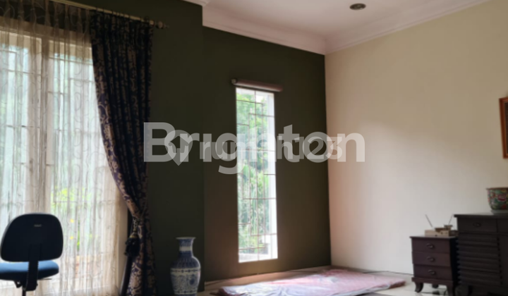 Exclusive 4 Bedroom House in a Shady Location, Bintaro Sector 7 2