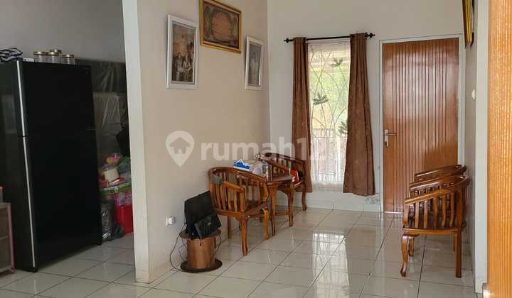 1-Story House in an Islamic-Themed Housing Complex in Sawangan 2