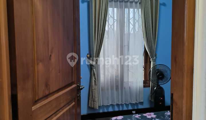 Sturdy 2.5-Story House Complete with Rooftop, Ready to Occupy in Kedaung Ciputat 2