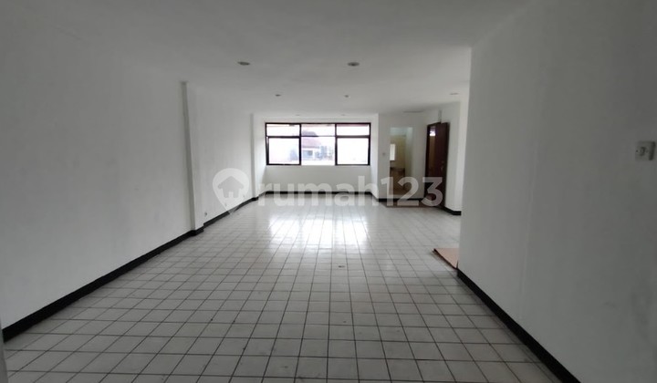 Disewakan Ruko 2,5 Lantai Posisi Hook Dekat Universitas Pamulang