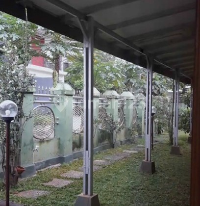 Rumah View Danau dengan Halaman yang Luas Dekat Universitas Pamulang 2