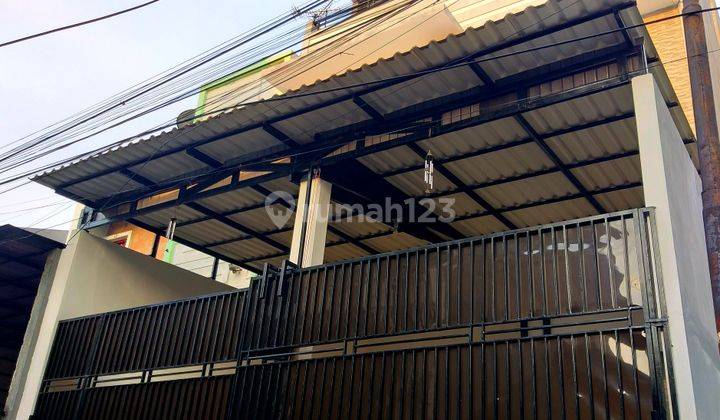 Dijual Rumah Bagus Siap Huni di Taman Ratu 1