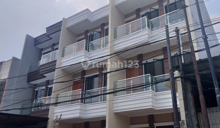 Dijual Rumah Brand New Minimalis di Taman Ratu  1