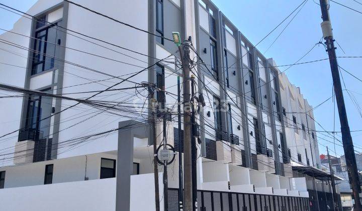 Dijual Rumah Baru Minimalis Di Taman Ratu 2