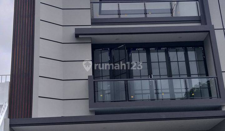 Rumah Minimalis Modern di Permata Buana 1