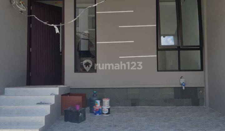 Dijual Rumah Second Siap Huni di Taman Ratu 2