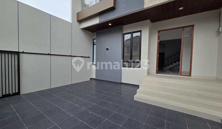 Dijual Rumah Minimalis di Taman Meruya 2