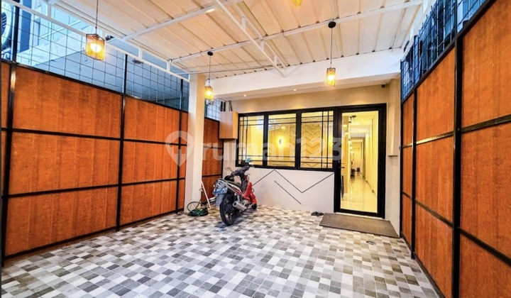 For Sale, Ready-to-Occupy Shop House in Tanjung Duren 2