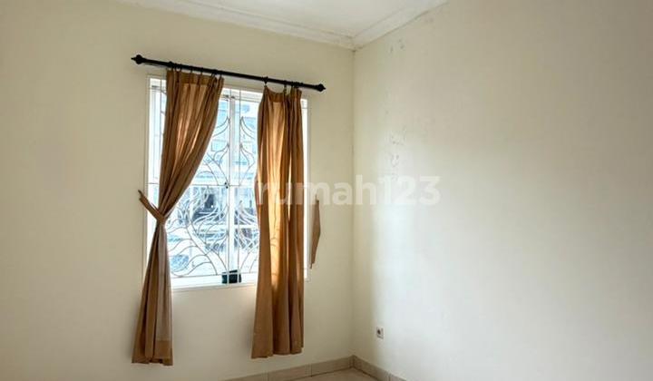 Rumah Desain Cakep Brand New 2 Lantai Siap Huni Lokasi Bagus 2