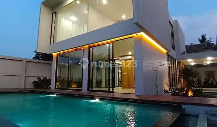 Rumah Sangat Mewah Keren Semi Furnished Di Jakarta Selatan 2