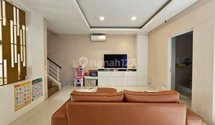 Dijual Rumah Furnished Rapih, Siap Huni Di Serenade Lake Gading Serpong 1