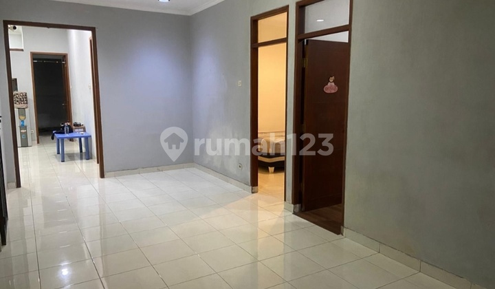 Nice Spacious House in Nusaloka BSD, 1.5 Floors, Ready to Occupy, Good Location 2