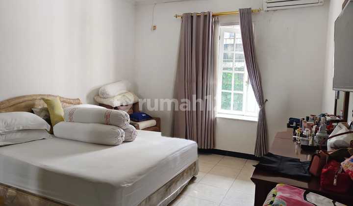 Rumah Cantik Siap Huni di BSD City Depan Ada Taman Lokasi Bagus