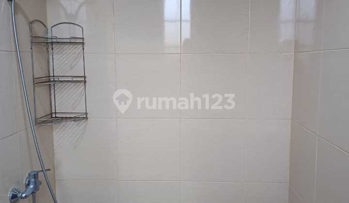 Rumah Cantik Rapi 2Lantai Siap Huni Lokasi Dekat Banyak Fasilitas 2