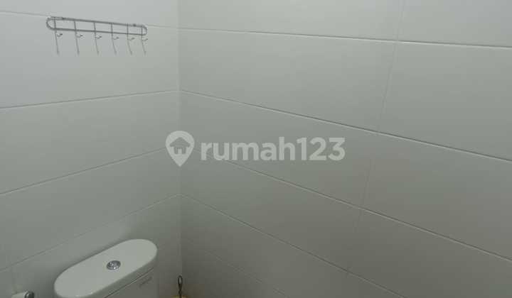 3-Storey Building with 10 Rooms, Good Location in Gading Serpong 2