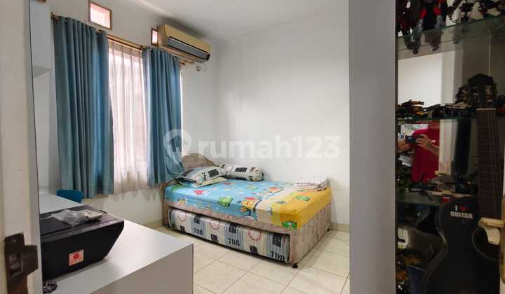 Beautiful House Ready to Occupy in BSD City, Front Garden, Prime Location 2