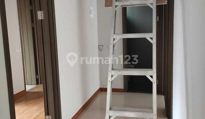 Beautiful House in BSD City 2 Floors Tidy Ready to Live Good Location 2