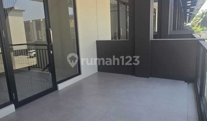 Beautiful House in BSD City Navapark 2 Floors Fully Furnished Ready to Occupy