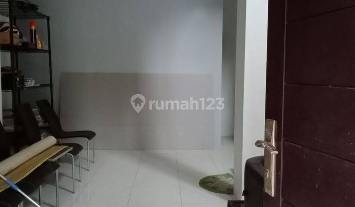 ruang keluarga rumah villa bagus bukit az