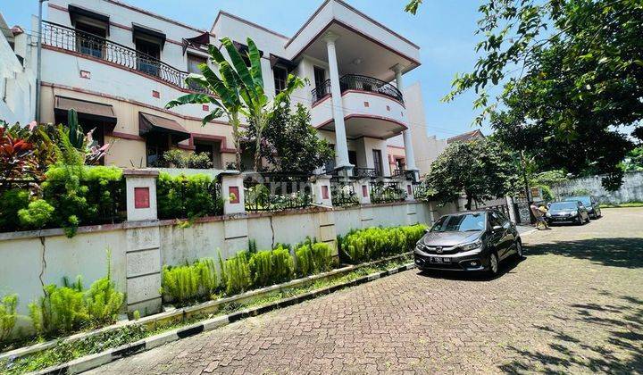 Rumah Mewah Klasic 2 Lt Semi Furnish Jl. A Yani Tanah Sareal Bogor 1