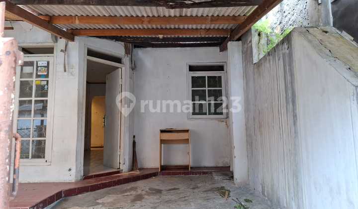 House needs total renovation, SHM, Taman Cimanggu, Tanah Sareal, Bogor. 2