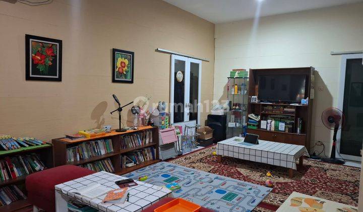 ruang keluarga rumah 2 lt sudah renov