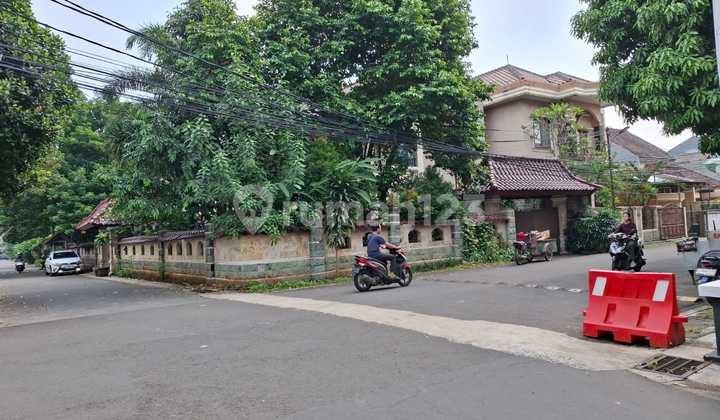Rumah sultan luas tanah 1000m di hook Bagus SHM Cibubur Depok