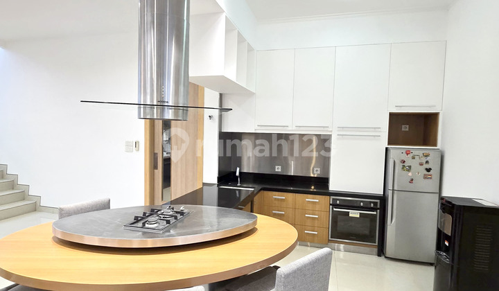 For Rent: Puri Botanical House, Luxurious Furnished, Neat, Ready to Occupy, West Jakarta