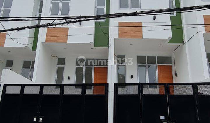 Dijual Rumah Baru 4 Unit di Taman Meruya Ilir 2