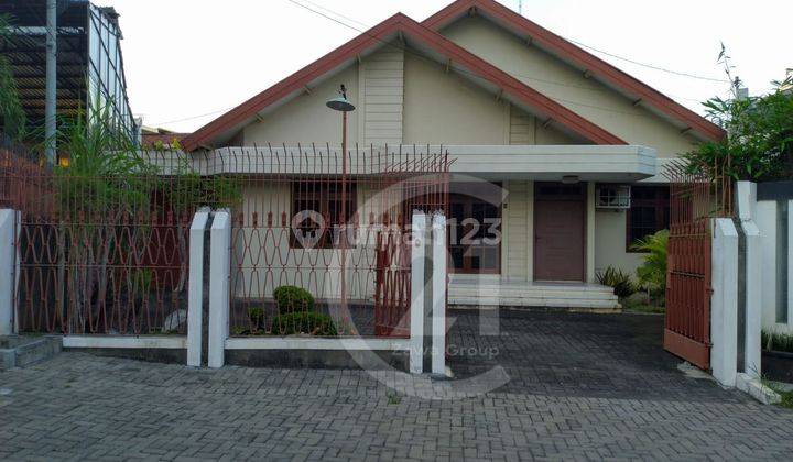 Dijual Rumah Asri Dekat Jalan Ternate Roxy Grogol Tomang 1