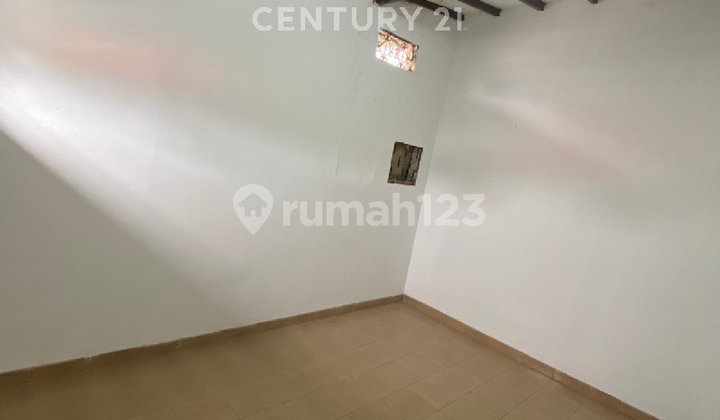 Selling Mrs. House Tanjung Duren 3 Floors Flood-Free, West Jakarta 2