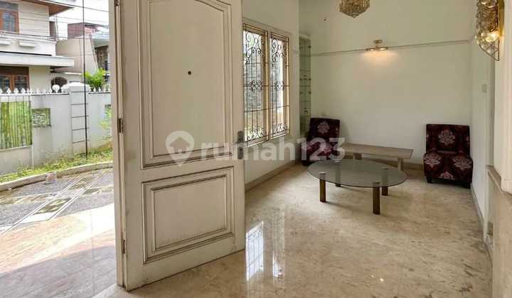 Nice House Simprug Near Senayan 2