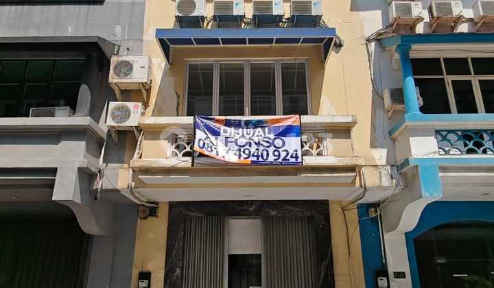 Permata Senayan 4-Story Shop House, Central Jakarta 1