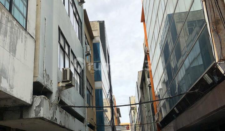 Attached Shophouse Hayam Wuruk North Facing 5 Floors 2