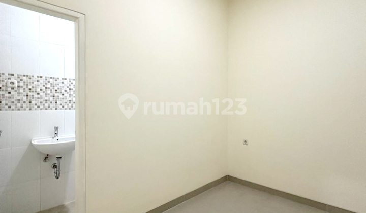 Rumah Baru 3 Lantai Taman Ratu 5x18 Jakarta Barat 2