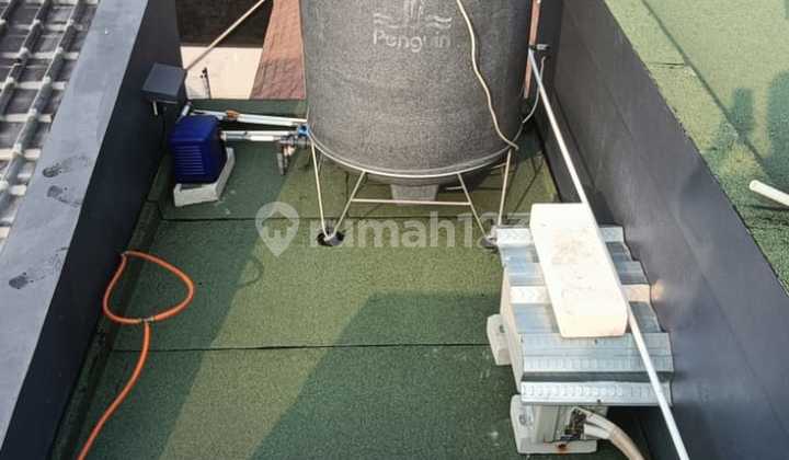 3-Story House Renovated in 2004, Facing the Garden, Aralia Cluster, Harapan Indah, Bekasi 2