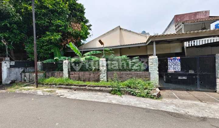 Rumah Tua Hitungan Tanah Komplek Tanah Mas Pulomas Jakarta Timur