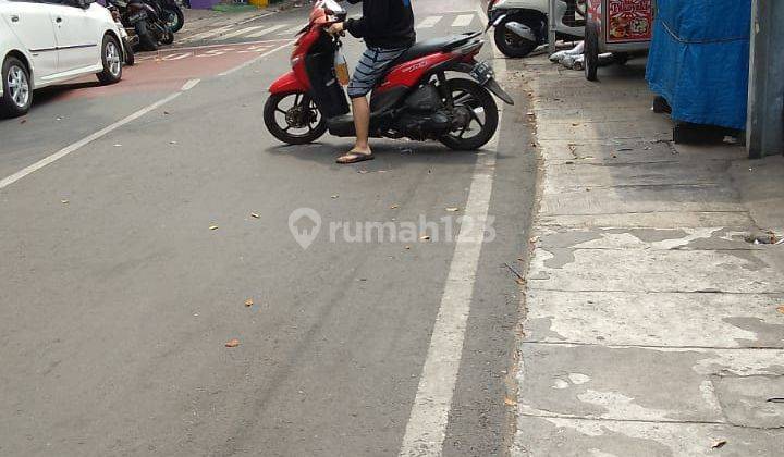 Rumah Dua Setengah Lantai Lokasi Jkt Barat 1