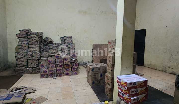 Quick Sale: 3.5-Story Shop House in Petojo with Strategic Boarding Rooms