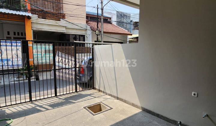 Jual Rumah Tomang 3 Lantai Jakarta Barat 1