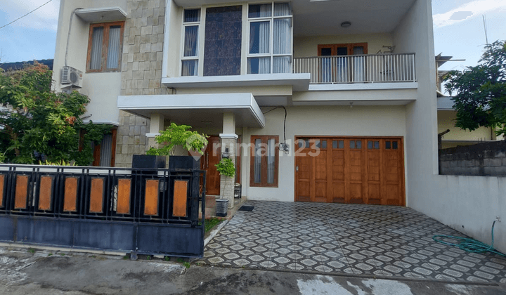 Dijual Rumah Cantik Asri 2 Lantai Jogja Selatan 1