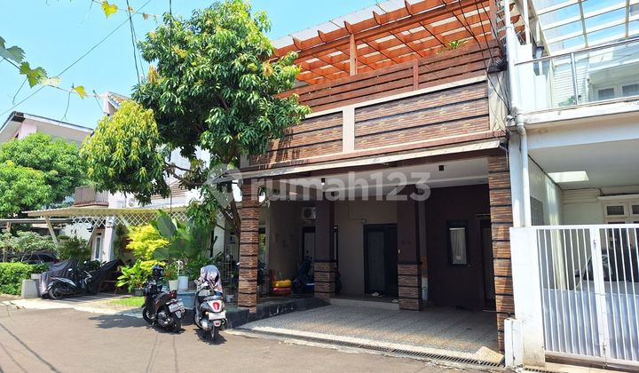 Rumah Di Town House Pondok Cabe Ada Mini Pool Di Rooftop (dekat South City)